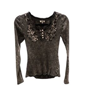 Gimmicks by BKE Charcoal Long Sleeve Top